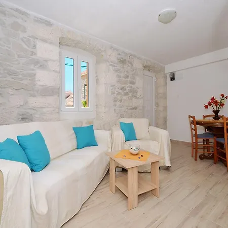 Petrovic 트로기르