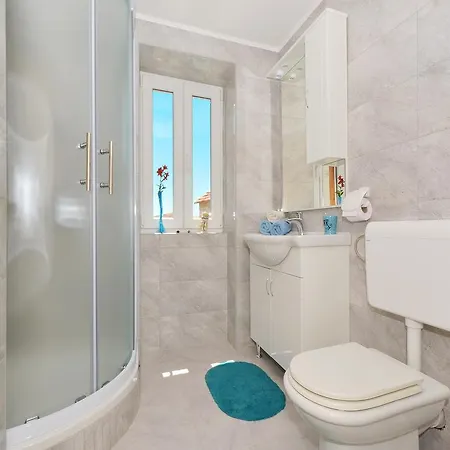 Petrovic 아파트 *